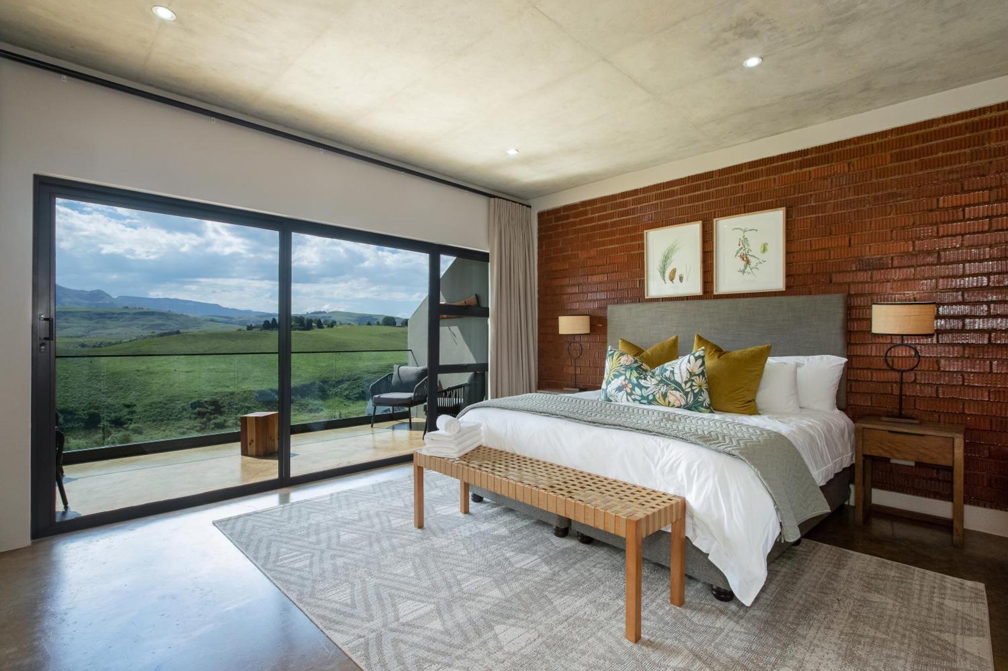 Dragonview Lodge Champagne Valley Exterior photo