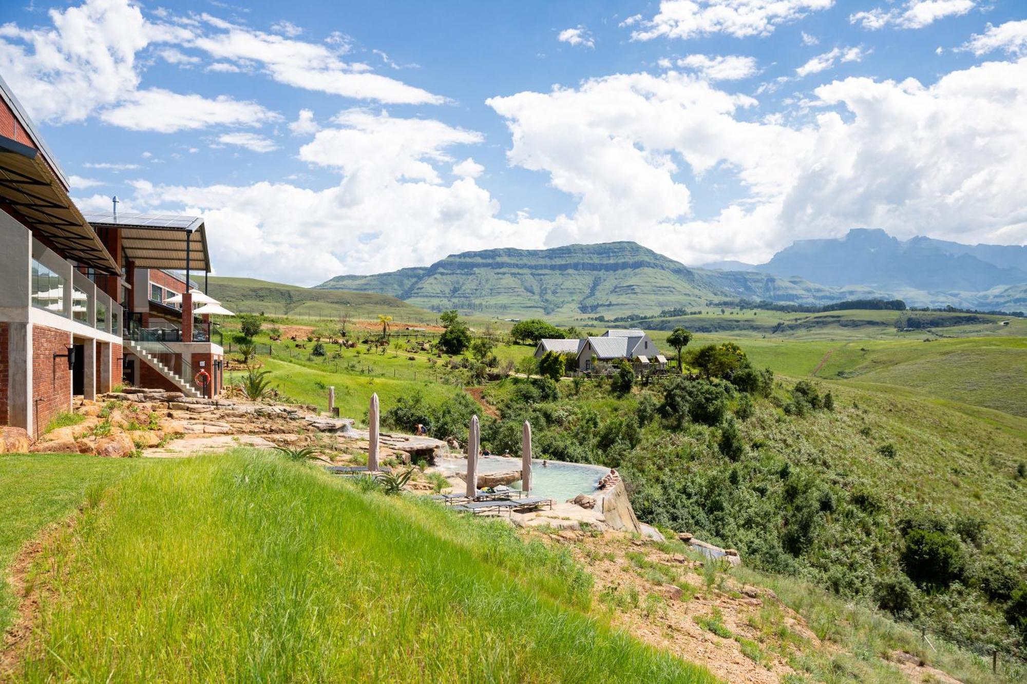 Dragonview Lodge Champagne Valley Exterior photo
